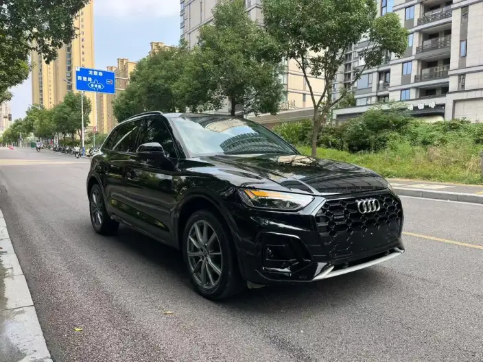 Audi Q5L 2022 Model 40T Fashion Dynamic Model – фото 3