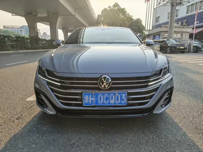 Volkswagen CC 2023 Model 330TSI Dazzling version – фото 2