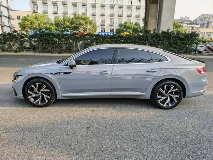 Volkswagen CC 2023 Model 330TSI Dazzling version – фото 3