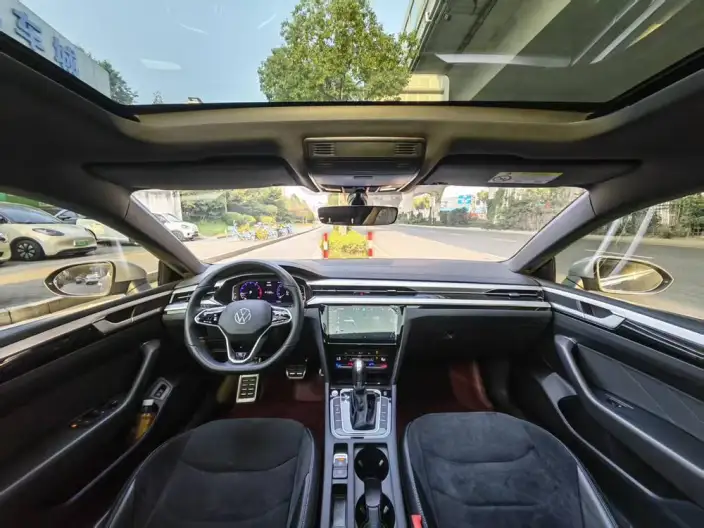 Volkswagen CC 2023 Model 330TSI Dazzling version – фото 7