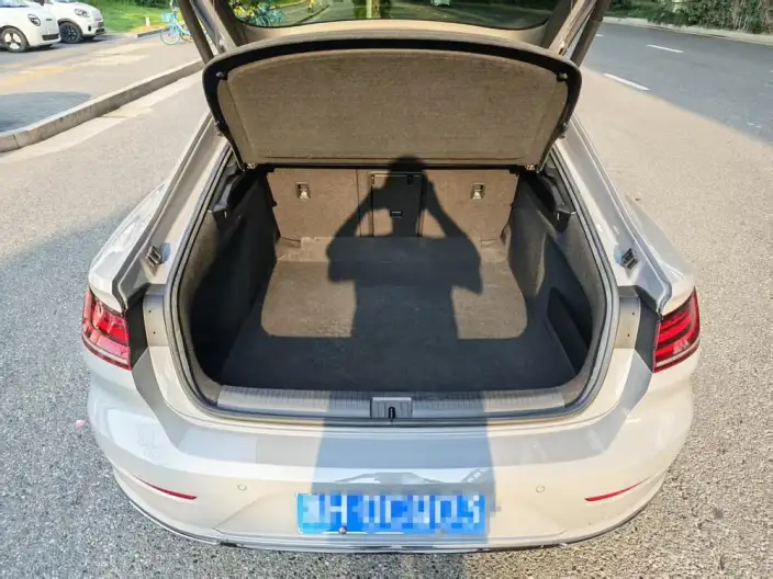 Volkswagen CC 2023 Model 330TSI Dazzling version – фото 9