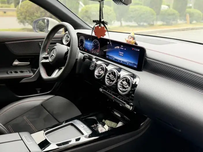 Mercedes-Benz A-class 2025 Model A 200 L Fashion Edition – фото 7