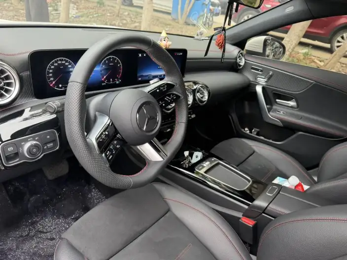 Mercedes-Benz A-class 2025 Model A 200 L Fashion Edition – фото 9