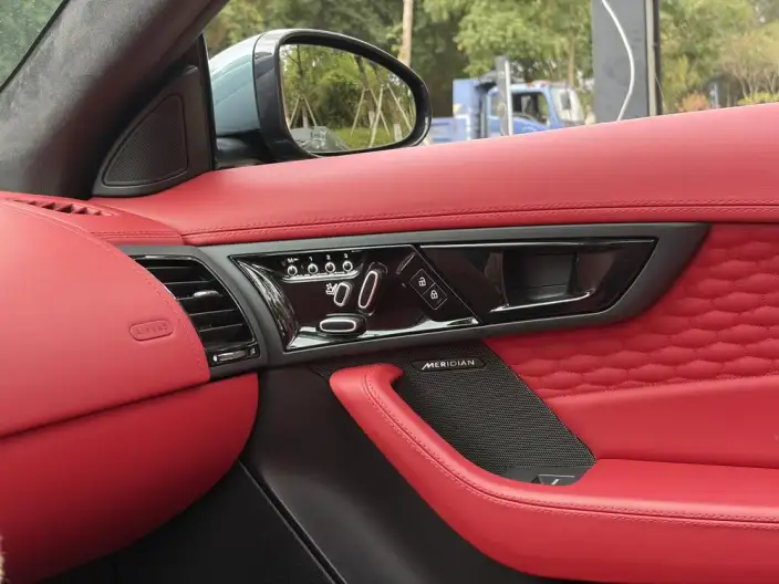 Jaguar F-TYPE 2024 Model P300 75th Anniversary Collector Edition Convertible Edition – фото 10