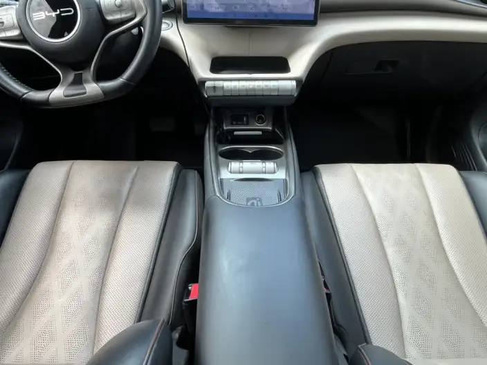 BYD Dolphin 2023 Model Fashion Edition – фото 7