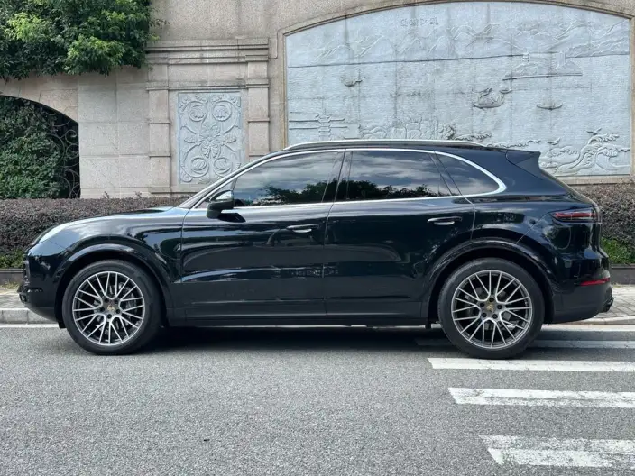 Cayenne 2019 Model Cayenne 3.0T – фото 3