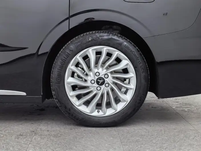 VOYAH Dreamer PHEV 2024 Model Ultra-long Endurance Premium Edition – фото 9