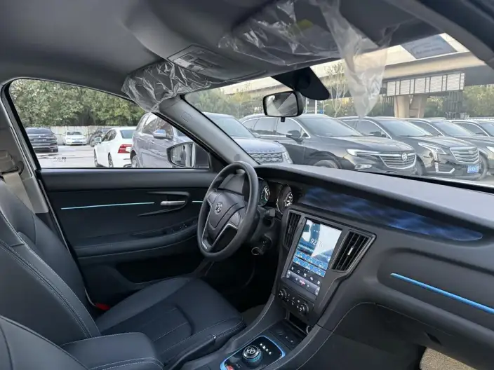 BAIC New Energy EU 2018 Model EU Kuaihuan Le Tour Edition – фото 5