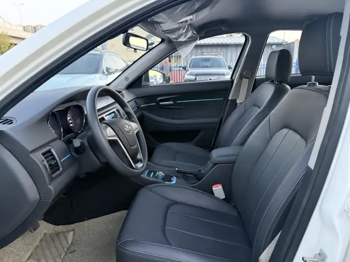 BAIC New Energy EU 2018 Model EU Kuaihuan Le Tour Edition – фото 8