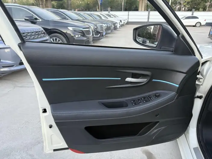 BAIC New Energy EU 2018 Model EU Kuaihuan Le Tour Edition – фото 10