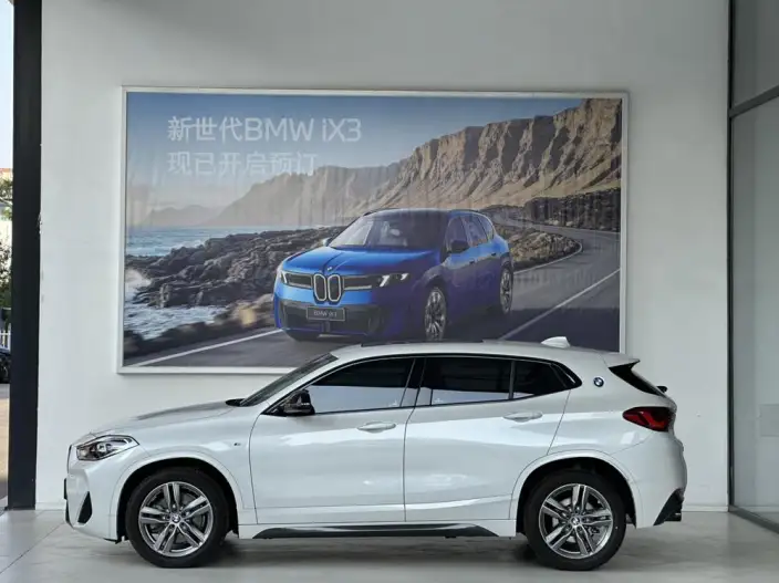 BMW X2 2023 Model sDrive25i M Sports Night Edition – фото 4