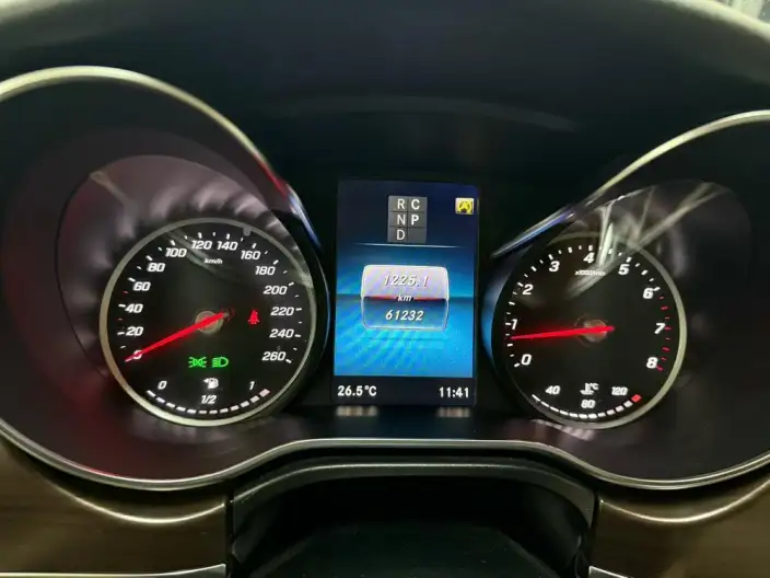 Mercedes-Benz V-Class 2016 Model V 260 Pilot Edition – фото 7