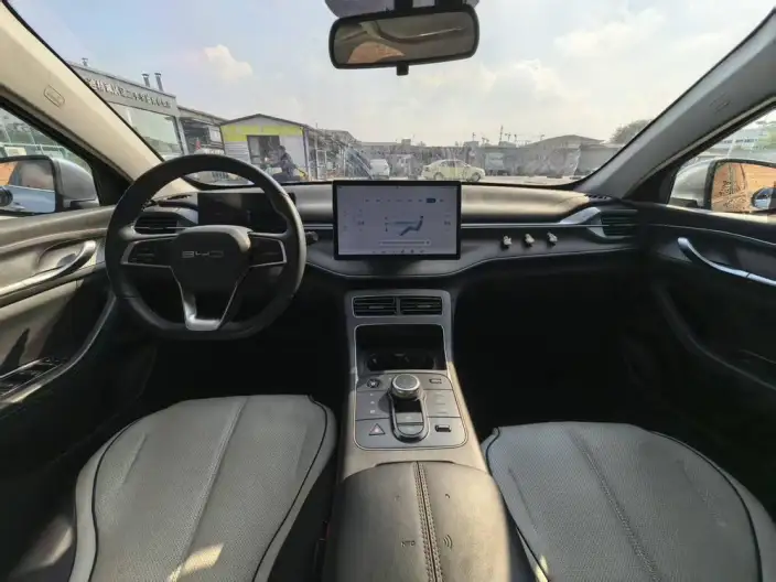 BYD Destroyer 05 2023 Model DM-i Champion Edition 55KM Luxury Model – фото 7