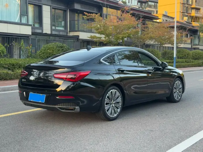 Hongqi H5 Classic 2022 Model 1.8T Automatic Smart Flag Enjoy Edition – фото 7