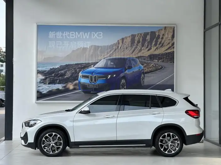 BMW X1 2022 Model sDrive25Li Leading Model – фото 3