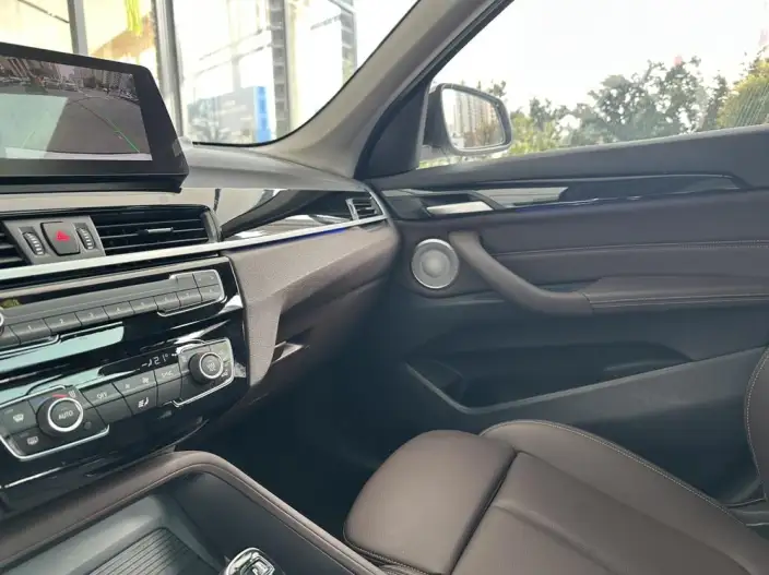 BMW X1 2022 Model sDrive25Li Leading Model – фото 7