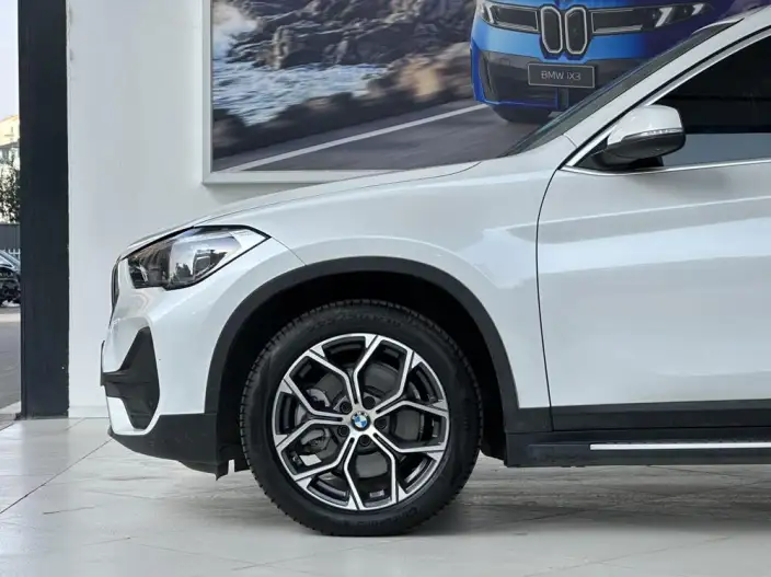BMW X1 2022 Model sDrive25Li Leading Model – фото 8