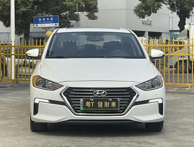 Hyundai Elantra PHEV Модель 2019 года 1.6L PHX Lexing Edition – фото 2
