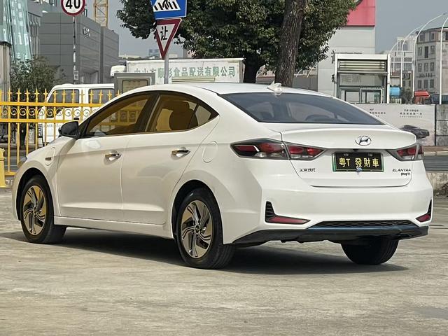 Hyundai Elantra PHEV Модель 2019 года 1.6L PHX Lexing Edition – фото 7