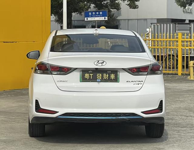 Hyundai Elantra PHEV Модель 2019 года 1.6L PHX Lexing Edition – фото 8