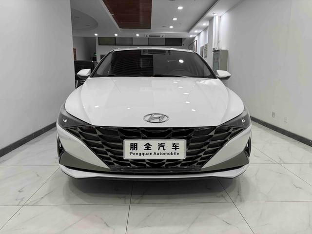 Hyundai Elantra 2022 1.5L CVT LUX Premium – фото 2