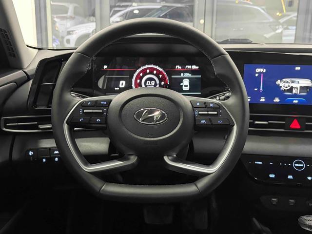 Hyundai Elantra 2022 1.5L CVT LUX Premium – фото 7