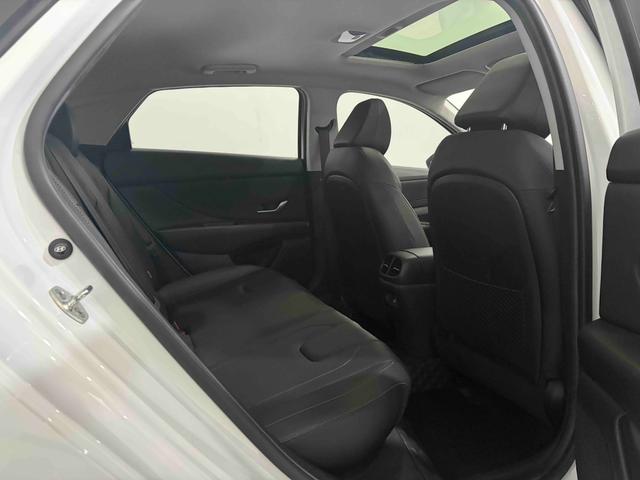 Hyundai Elantra 2022 1.5L CVT LUX Premium – фото 12