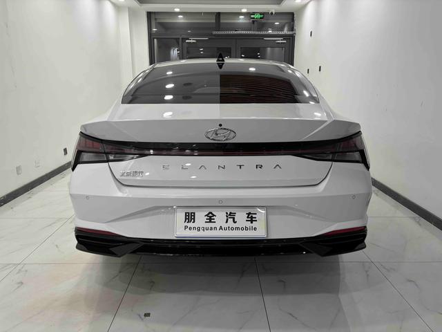 Hyundai Elantra 2022 1.5L CVT LUX Premium – фото 19