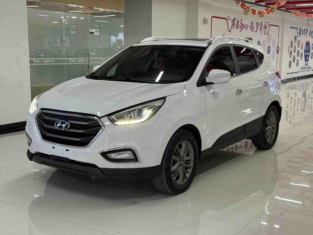 Hyundai ix35 2015 модификация 2.0L автоматическое 2WD Leading National V – фото 1