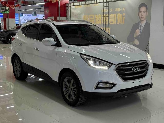 Hyundai ix35 2015 модификация 2.0L автоматическое 2WD Leading National V – фото 2