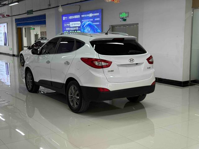 Hyundai ix35 2015 модификация 2.0L автоматическое 2WD Leading National V – фото 4