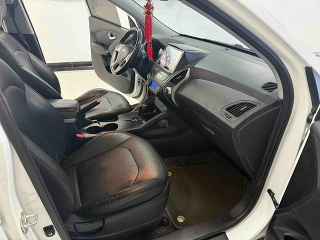 Hyundai ix35 2015 модификация 2.0L автоматическое 2WD Leading National V – фото 9