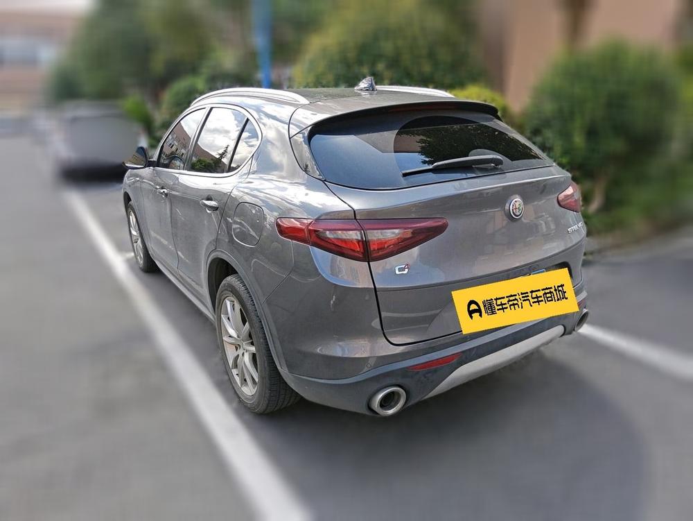 Al f a Romeo Stelvio 2021 2.0T 280HP Luxury Edition