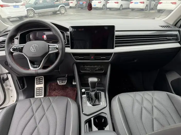 Volkswagen Tiguan L 2022 Model 330TSI Automatic 2WD R-Line Enjoy the version more – фото 7