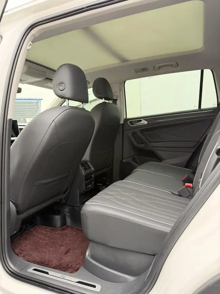 Volkswagen Tiguan L 2022 Model 330TSI Automatic 2WD R-Line Enjoy the version more – фото 8