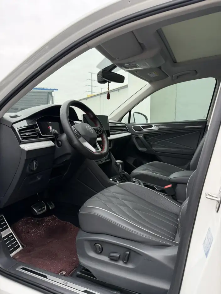 Volkswagen Tiguan L 2022 Model 330TSI Automatic 2WD R-Line Enjoy the version more – фото 9