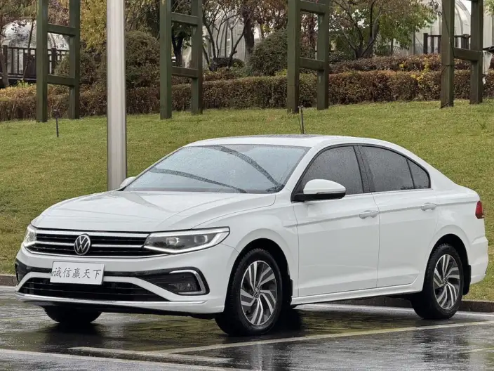 Volkswagen Bora 2023 Model 200TSI DSG Smooth Ride Edition – фото 1