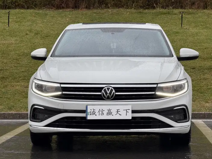 Volkswagen Bora 2023 Model 200TSI DSG Smooth Ride Edition – фото 2