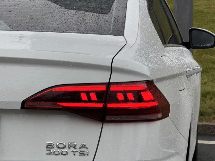 Volkswagen Bora 2023 Model 200TSI DSG Smooth Ride Edition – фото 8