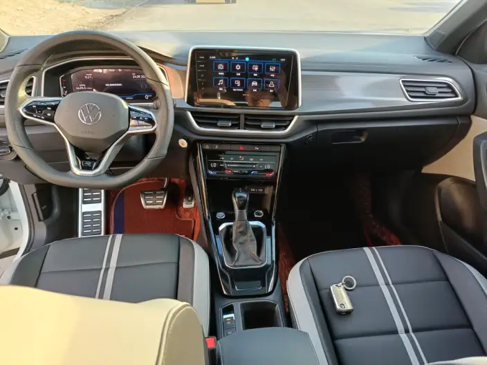 Volkswagen T-Roc 2023 Model 300TSI DSG Chenguang Edition – фото 8