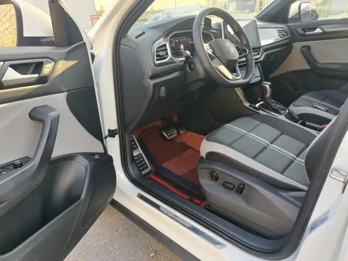 Volkswagen T-Roc 2023 Model 300TSI DSG Chenguang Edition – фото 10