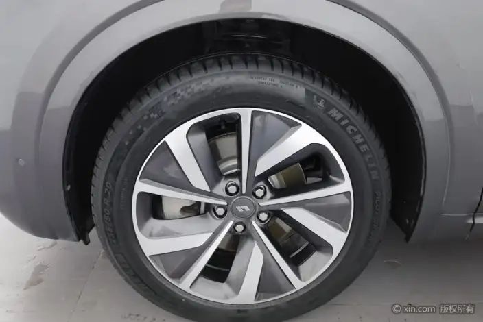 Li Auto ONE 2021 Model Extended Range 6 seat Edition – фото 9