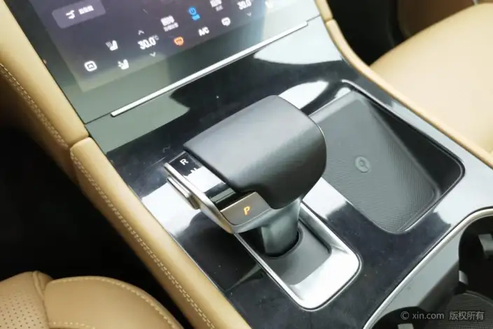 Li Auto ONE 2021 Model Extended Range 6 seat Edition – фото 15