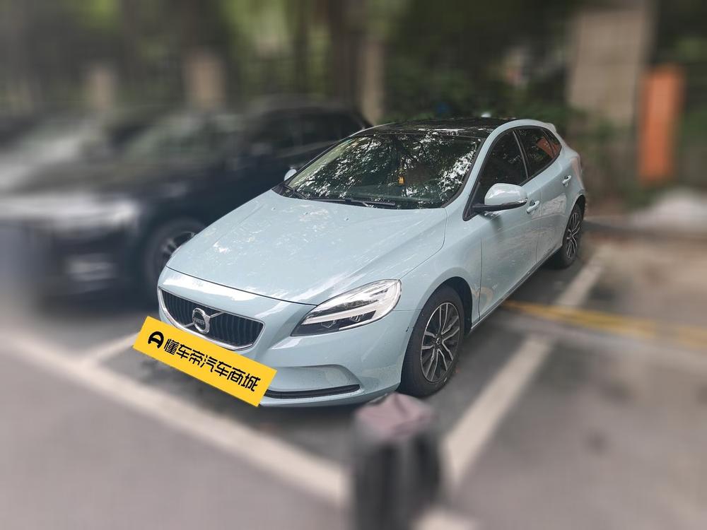 Volvo V40 Модель 2018 года T3 Smart Yi Edition