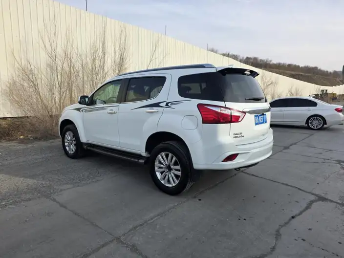 Mu-X 2019 Model 1.9T Automatic 4WD Jinyue Edition 5 seat China VI – фото 4