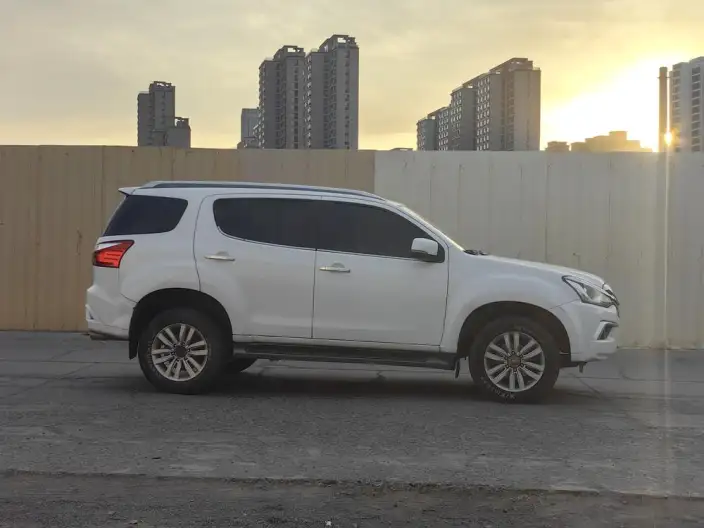 Mu-X 2019 Model 1.9T Automatic 4WD Jinyue Edition 5 seat China VI – фото 7