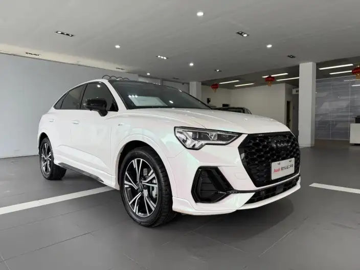 AUDI Q3 Sportback 2022 Model 40 TFSI Fashion Model – фото 3