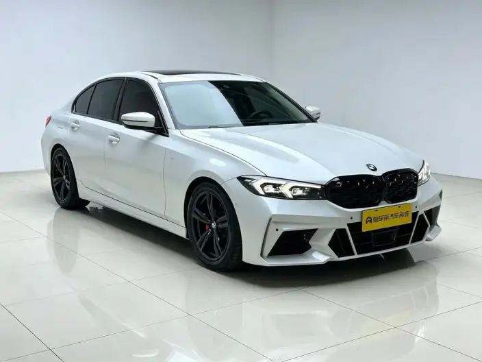 BMW 3 Series 2023 Model 325i M Sports Set – фото 3