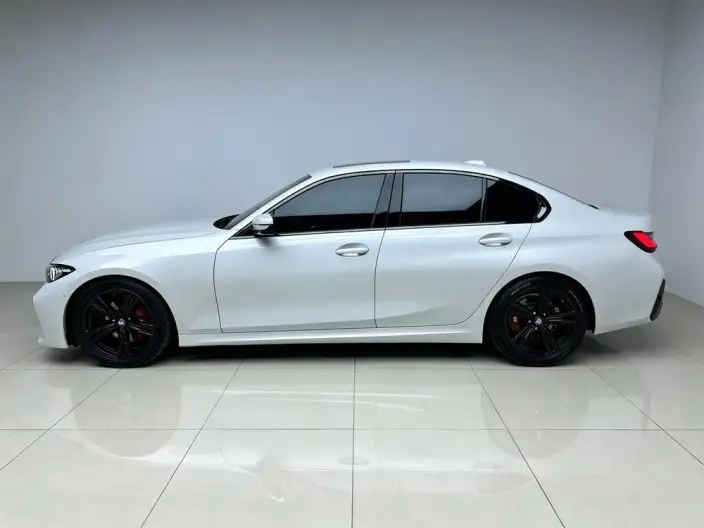 BMW 3 Series 2023 Model 325i M Sports Set – фото 4