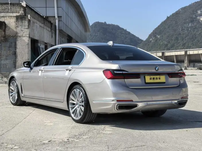 BMW 7 Series 2021 Model 740Li Leading Model Luxury Set – фото 4